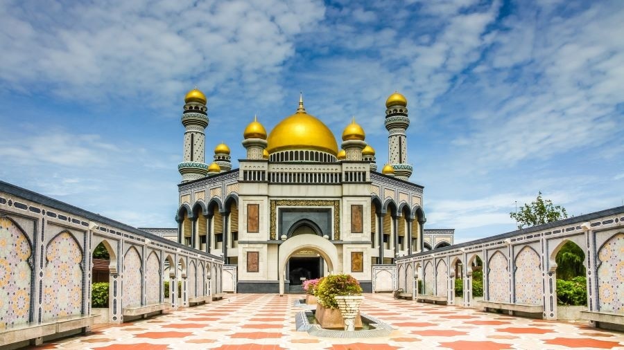 Jame Asr Hassanil Bolikah Mosque - a place considered the Holy Mosque of Islam