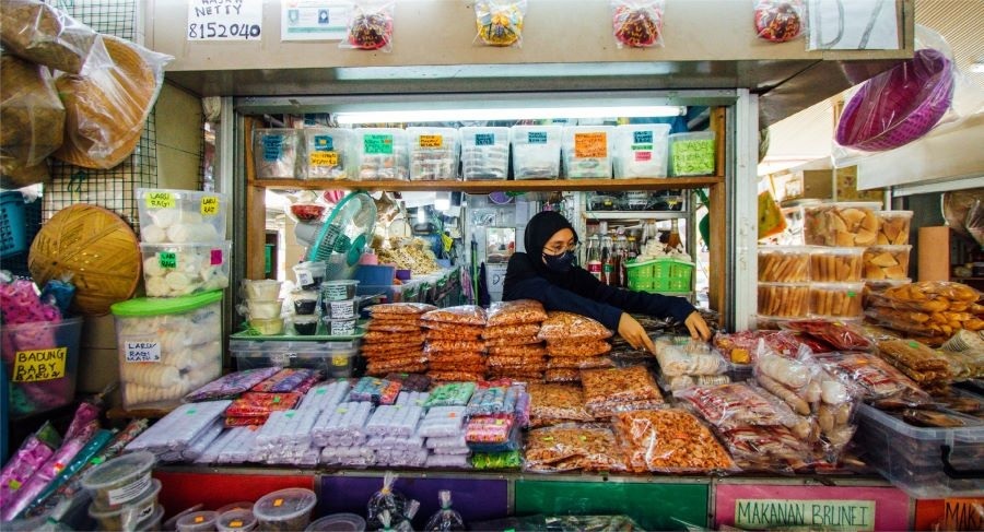 The Tamu Kianggeh open-air market is typical of local markets in the Kingdom of Brunei