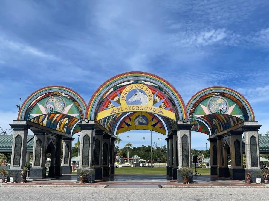 Jerudong Park - the most famous entertainment area of ​​the Kingdom of Brunei