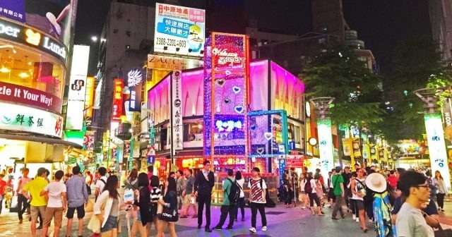 Night market in Ximending Taiwan (Photo ST)