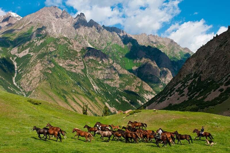 Uncover Kyrgyzstan, explore the wild land in Central Asia 3