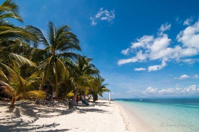 Small island in the north of Cebu (Photo: ST)