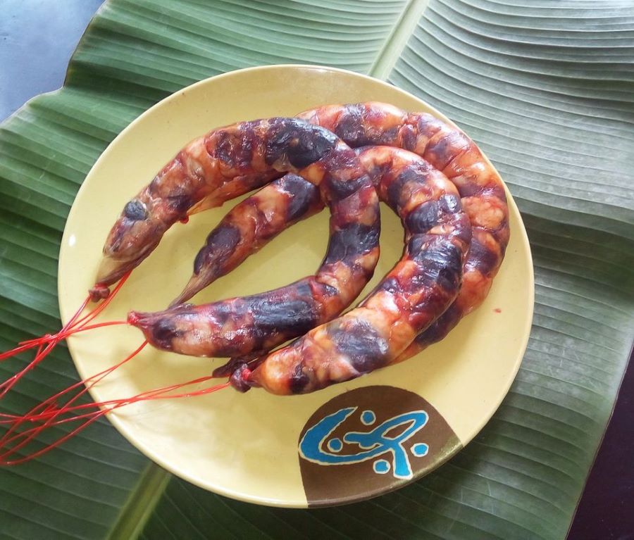 Belutak Daging is a delicious and attractive beef sausage in Brunei cuisine